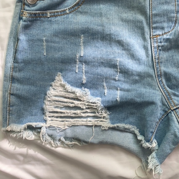 Distressed short overalls - Picture 4 of 11